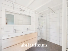 Écully<span></span>Maison familiale avec piscine sur parcelle de 1 056 m²