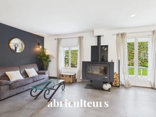 Maison familiale contemporaine – 194 m² – 6 pièces – Échalas (69700)