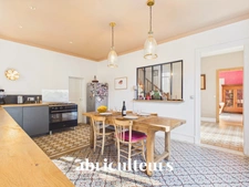 Écully<span></span>Maison familiale avec piscine sur parcelle de 1 056 m²