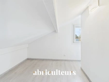 Belle maison rénovée avec piscine couverte à Rillieux La Pape