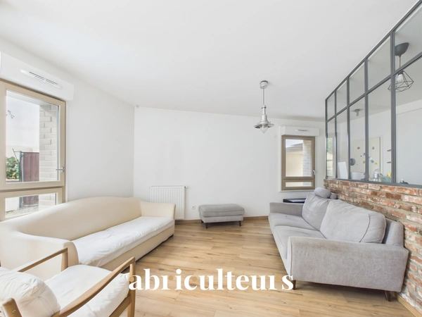 Appartement duplex avec terrasse, 2 parkings en vente à Eaubonne 95600