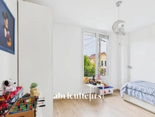 Maison familiale 4 chambres rénovée avec grand jardin, dépendances et stationnements – Argenteuil, secteur calme et recherché