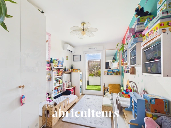 Duplex familial 4/5 pièces de 120 m² avec terrasses — dernier étages — Asnières-sur-Seine