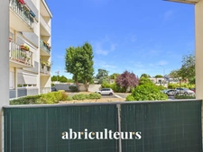 Appartement traversant avec loggia, parking et cave en vente au Plessis-Bouchard 95130