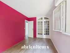 Appartement traversant avec loggia, parking et cave en vente au Plessis-Bouchard 95130