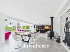 Maison d'architecte récente de plain pied<span></span>vue dégagée sur nature