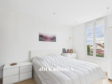 Maison familiale 4 chambres rénovée avec grand jardin, dépendances et stationnements – Argenteuil, secteur calme et recherché