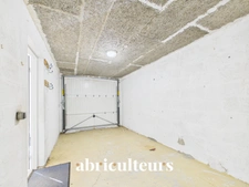 À Gennevilliers, maison familiale avec jardin, terrasse, garage et 4 chambres, à proximité du RER C et du tram T1.
