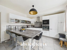 COUP DE CŒUR<span></span>Maison familiale rénovée avec jardin, terrasses, piscine et sous-sol