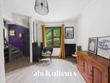 XCLUSIVITÉ<span></span>Maison familiale rénovée avec jardin arboré