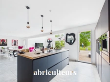 Maison d'architecte récente de plain pied<span></span>vue dégagée sur nature