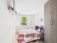 Maison familiale de plain pied - 5 chambres - 134 m²  - avec jardin, terrasse et 3 stationnements — Bezons