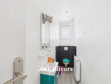 Maison familiale 4 chambres rénovée avec grand jardin, dépendances et stationnements – Argenteuil, secteur calme et recherché