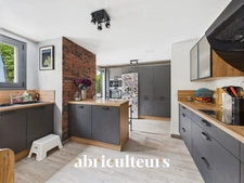 XCLUSIVITÉ<span></span>Maison familiale rénovée avec jardin arboré