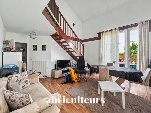 Appartement duplex<span></span>78 m²<span></span>4 pièces<span></span>en vente à Villeneuve-la-Garenne Avenue du Ponant (92390)