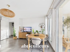 Dernier Étage - 2 Pièces - 44m² - Quartier Calme