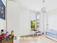 Maison familiale 4 chambres rénovée avec grand jardin, dépendances et stationnements – Argenteuil, secteur calme et recherché