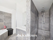 Maison familiale 4 chambres rénovée avec grand jardin, dépendances et stationnements – Argenteuil, secteur calme et recherché