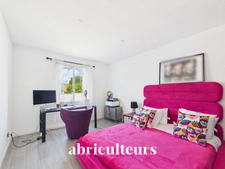 Maison d'architecte récente de plain pied<span></span>vue dégagée sur nature