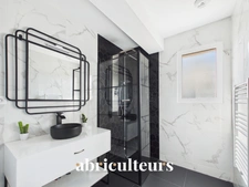 Maison d'architecte récente de plain pied<span></span>vue dégagée sur nature