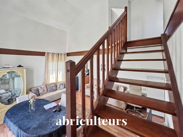 Appartement duplex<span></span>78 m²<span></span>4 pièces<span></span>en vente à Villeneuve-la-Garenne Avenue du Ponant (92390)