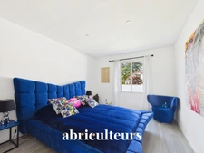 Maison d'architecte récente de plain pied<span></span>vue dégagée sur nature