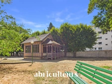 Appartement traversant avec loggia, parking et cave en vente au Plessis-Bouchard 95130