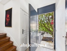 Maison familiale 4 chambres rénovée avec grand jardin, dépendances et stationnements – Argenteuil, secteur calme et recherché