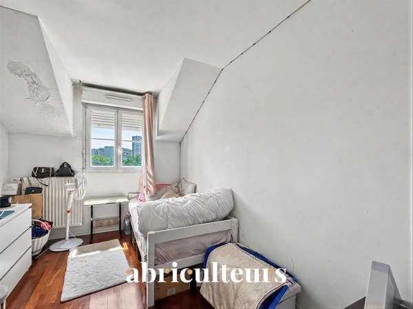 Appartement duplex<span></span>78 m²<span></span>4 pièces<span></span>en vente à Villeneuve-la-Garenne Avenue du Ponant (92390)