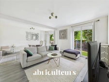COUP DE CŒUR – Maison familiale rénovée avec jardin, terrasses, piscine et sous-sol