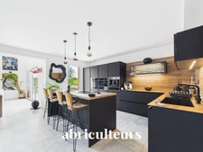 Maison d'architecte récente de plain pied<span></span>vue dégagée sur nature