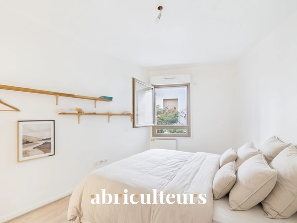 Appartement duplex avec terrasse, 2 parkings en vente à Eaubonne 95600