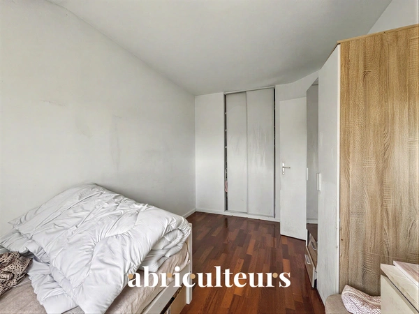 Appartement duplex<span></span>78 m²<span></span>4 pièces<span></span>en vente à Villeneuve-la-Garenne Avenue du Ponant (92390)