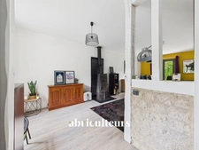 XCLUSIVITÉ<span></span>Maison familiale rénovée avec jardin arboré