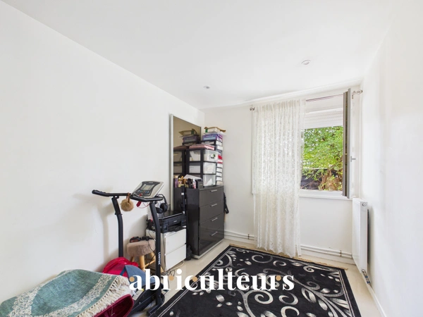 Maison familiale de plain pied<span></span>5 chambres<span></span>134 m² <span></span>avec jardin, terrasse et 3 stationnements — Bezons