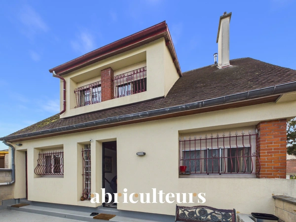 Appartement duplex 125m²  avec balcon, parking et cave en vente à Argenteuil 95100