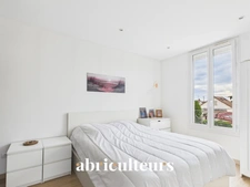 Maison familiale 4 chambres rénovée avec grand jardin, dépendances et stationnements – Argenteuil, secteur calme et recherché