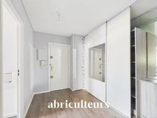 Appartement traversant avec loggia, parking et cave en vente au Plessis-Bouchard 95130