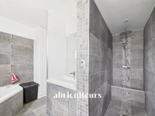 Maison familiale 4 chambres rénovée avec grand jardin, dépendances et stationnements – Argenteuil, secteur calme et recherché