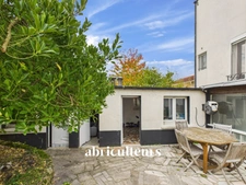 Maison familiale 4 chambres rénovée avec grand jardin, dépendances et stationnements – Argenteuil, secteur calme et recherché