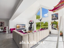 Maison d'architecte récente de plain pied<span></span>vue dégagée sur nature