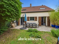 XCLUSIVITÉ<span></span>Maison familiale rénovée avec jardin arboré