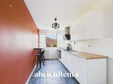 Appartement traversant avec loggia, parking et cave en vente au Plessis-Bouchard 95130