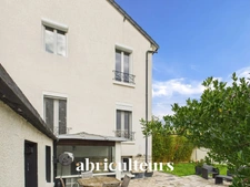 Maison familiale 4 chambres rénovée avec grand jardin, dépendances et stationnements – Argenteuil, secteur calme et recherché