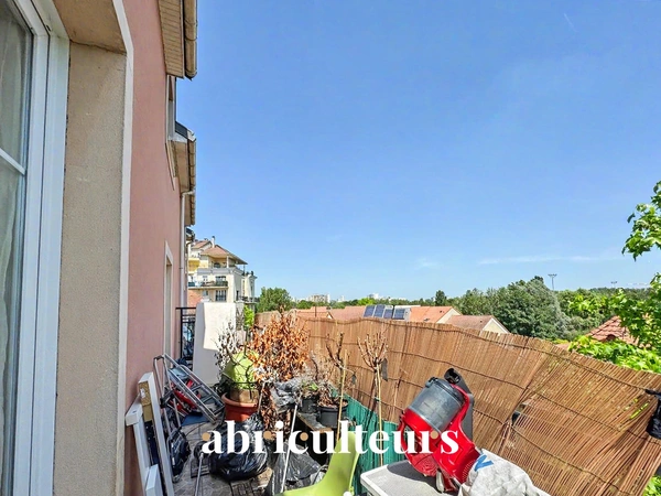 Appartement duplex<span></span>78 m²<span></span>4 pièces<span></span>en vente à Villeneuve-la-Garenne Avenue du Ponant (92390)