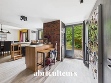 XCLUSIVITÉ<span></span>Maison familiale rénovée avec jardin arboré