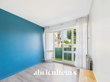 Appartement traversant avec loggia, parking et cave en vente au Plessis-Bouchard 95130