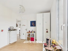 Maison familiale 4 chambres rénovée avec grand jardin, dépendances et stationnements – Argenteuil, secteur calme et recherché