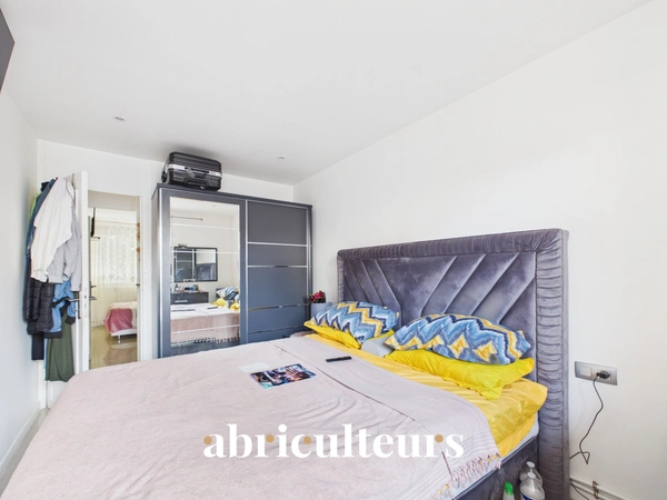 Maison familiale de plain pied<span></span>5 chambres<span></span>134 m² <span></span>avec jardin, terrasse et 3 stationnements — Bezons