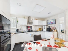 Maison familiale de plain pied - 5 chambres - 134 m²  - avec jardin, terrasse et 3 stationnements — Bezons